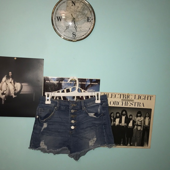 High waisted button jean shorts - Picture 2 of 4